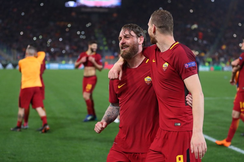 CLB AS Roma: Lịch sử và thành tích đội bóng thủ đô Ý 7 Màu áo của đội bóng kết hợp tinh tế giữa 2 sắc đỏ hạt dẻ và vàng kim
